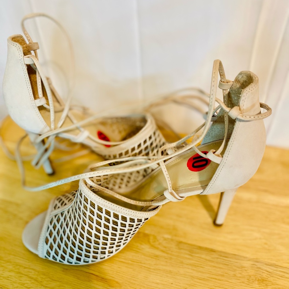 Vince Camuto Cream Heels with Woven Pattern - Picture 6 of 14